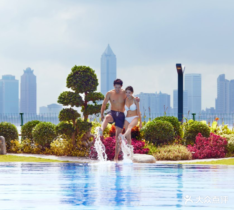 海口华彩洲际酒店·室外花园泳池