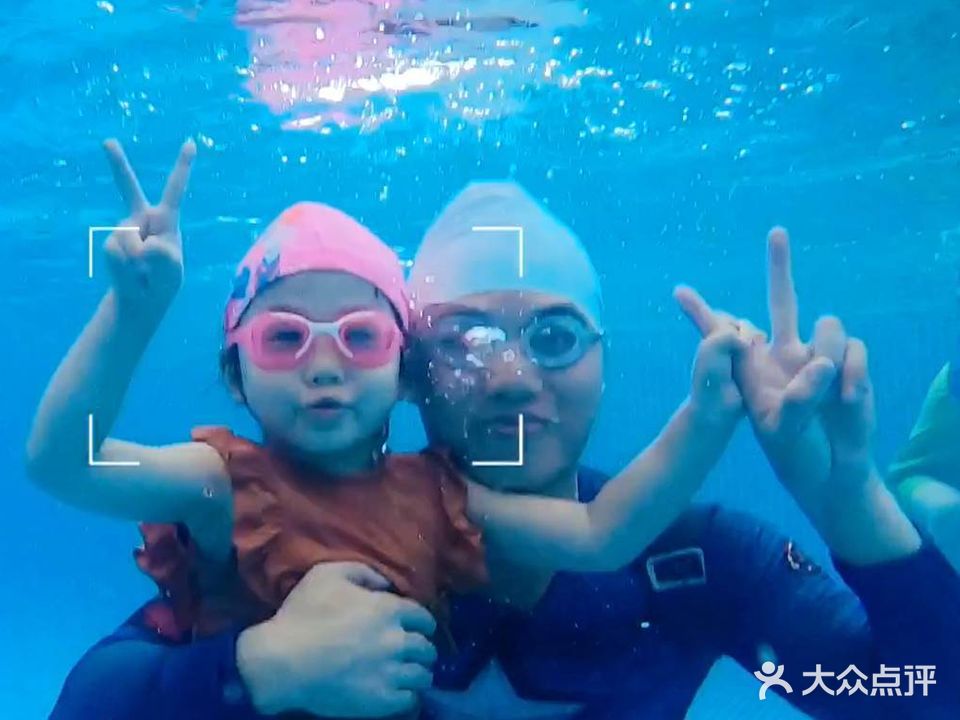 长颈鹿婴婴baby亲子水上教育中心(敏捷紫岭国际店)