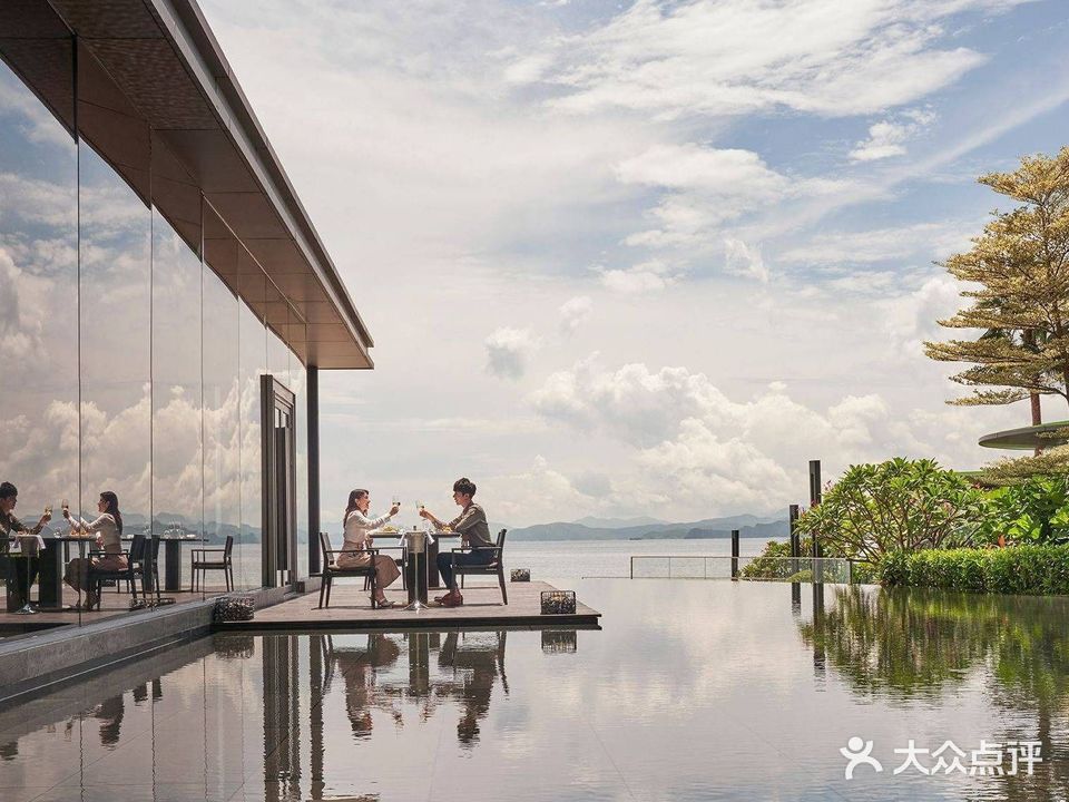 蔚蓝阁餐厅·Brunch·牛排·威士忌·红酒