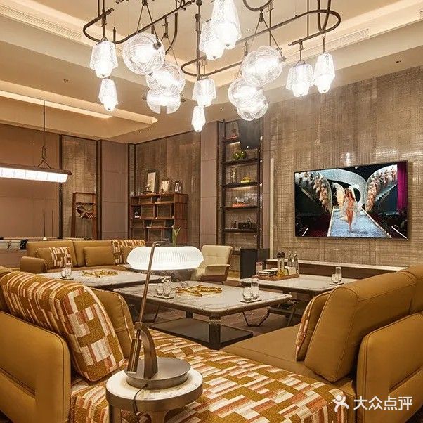 金碧辉煌自助KTV