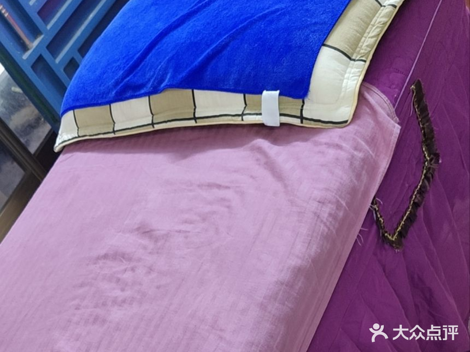 何林灿盲人按摩店