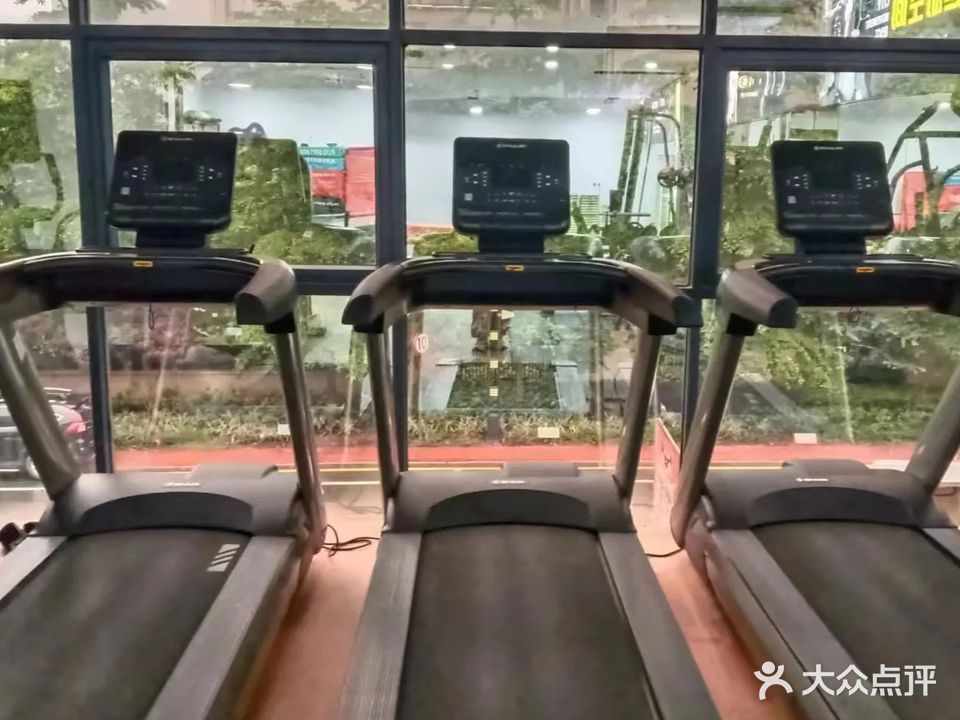 熊猫健身(鼎峰·国汇山店)