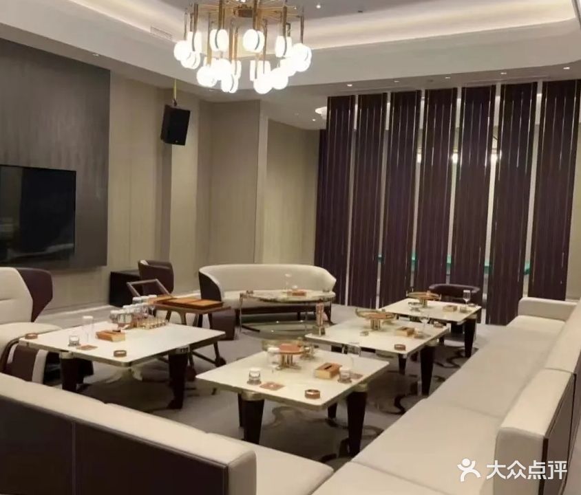 白夜城KTV(栖霞苑步行街店)