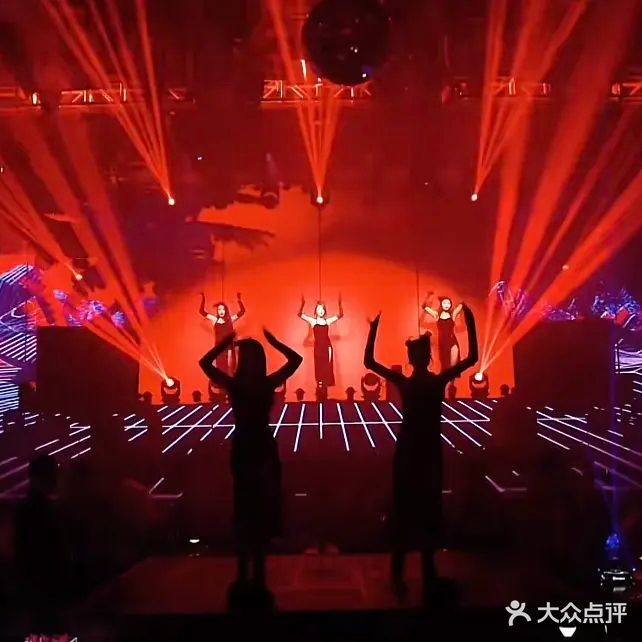 超级椰廊school酒吧