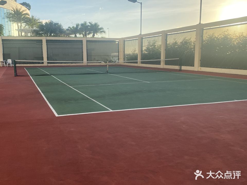 卓繁网球训练基地(北海店)
