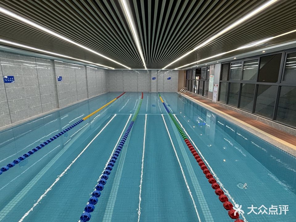 星运游泳馆