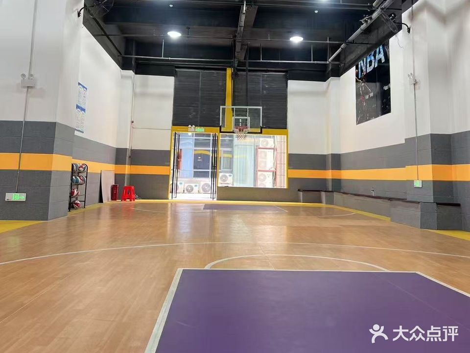 东青篮球(财富广场校区)