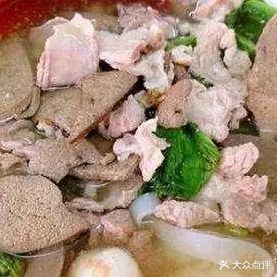 菠萝树猪脚粉店