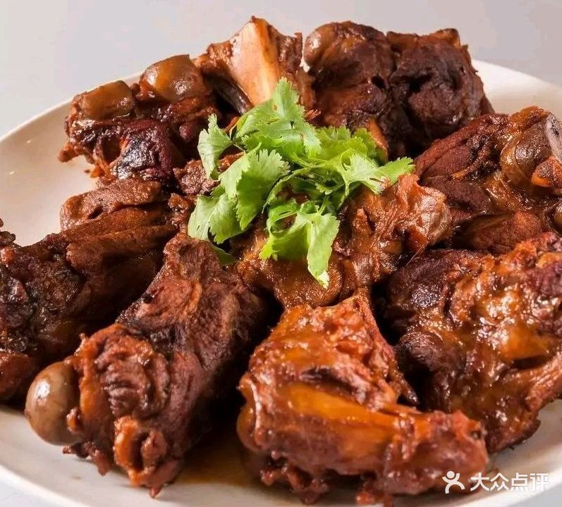 国洪东北菜饺子馆(大学城房地产学院店)
