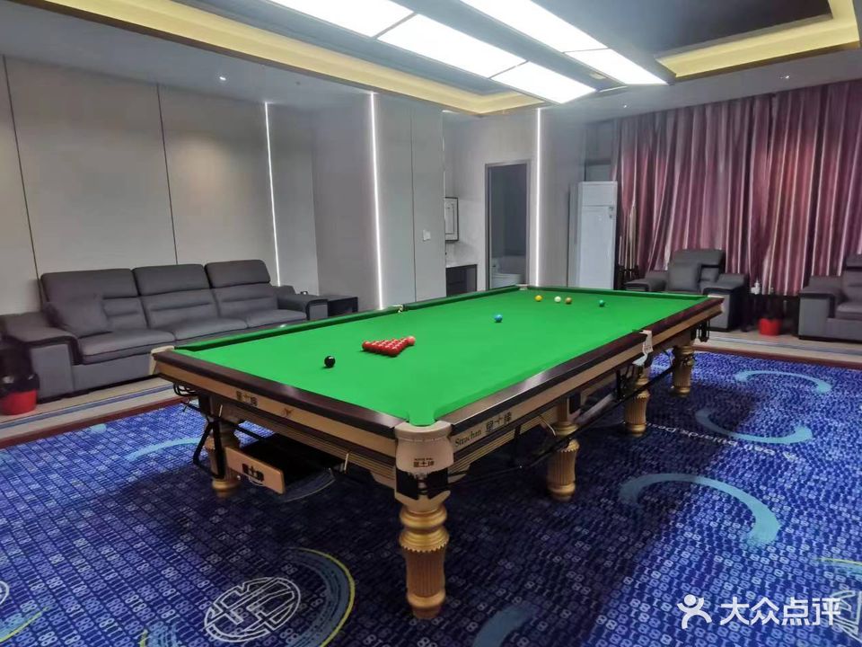 至尊堡桌球城(坂兴路店)