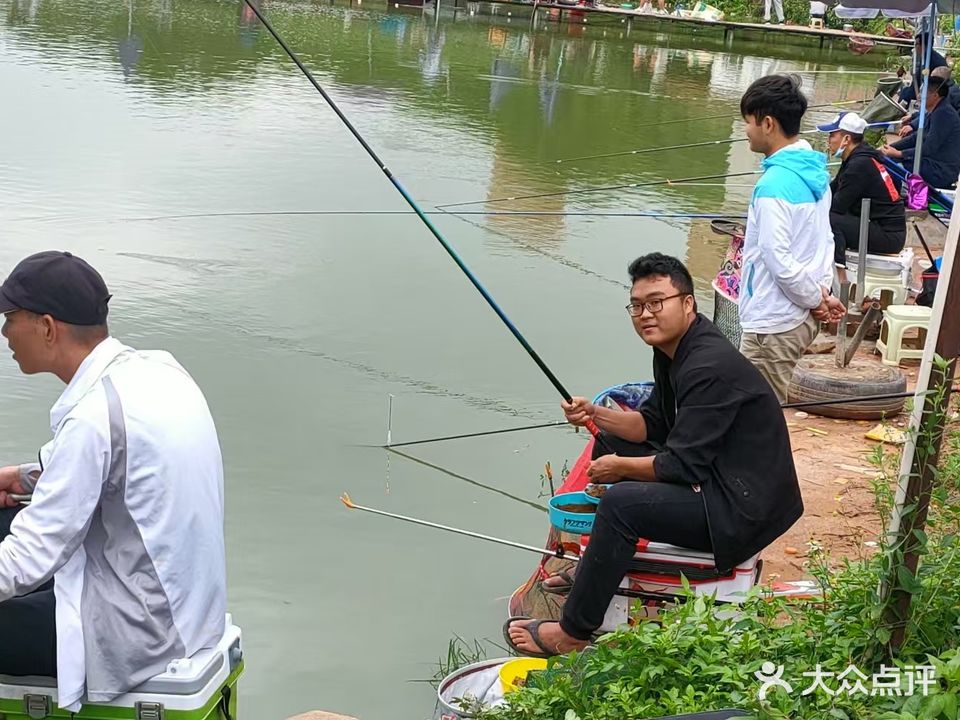 红蚁湖钓鱼场