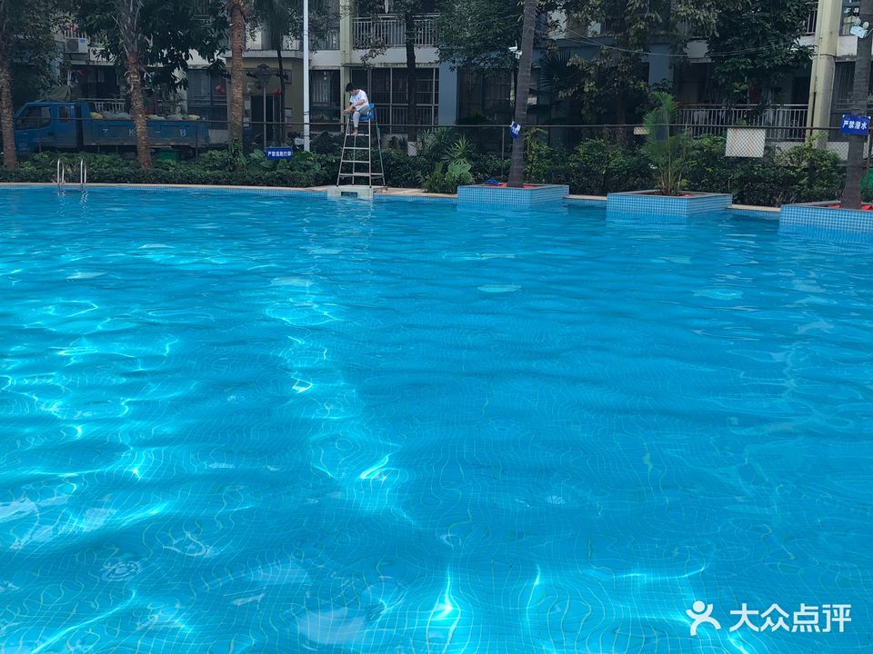 城市碧园游泳池