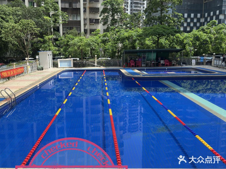 景瑞花园游泳池