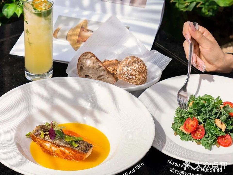 日月廊自助餐厅·牛排·小龙虾(海口朗廷酒店)