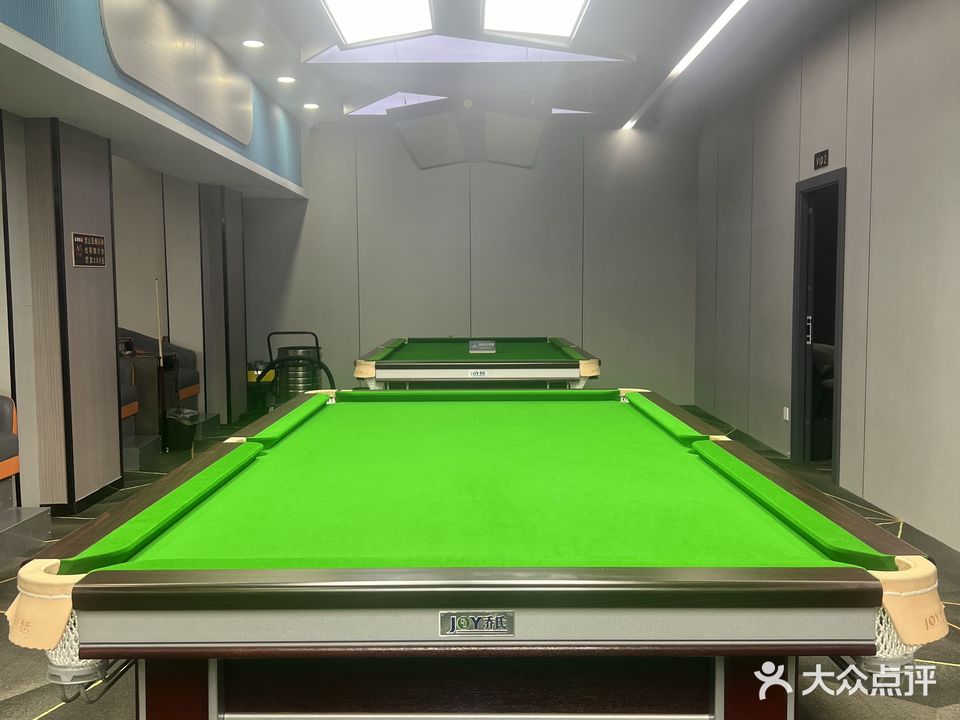 在路上台球俱乐部