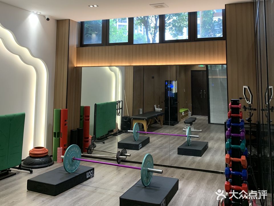 吴川华和健身·游泳俱乐部