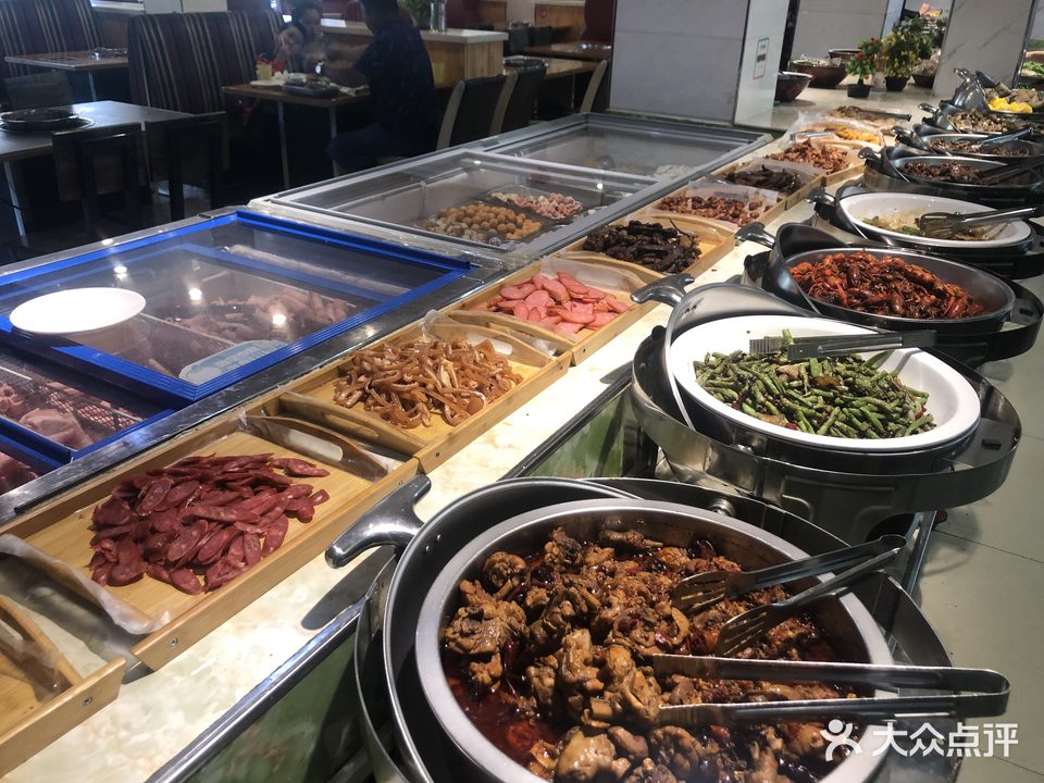 老实在45元自助火锅鸡