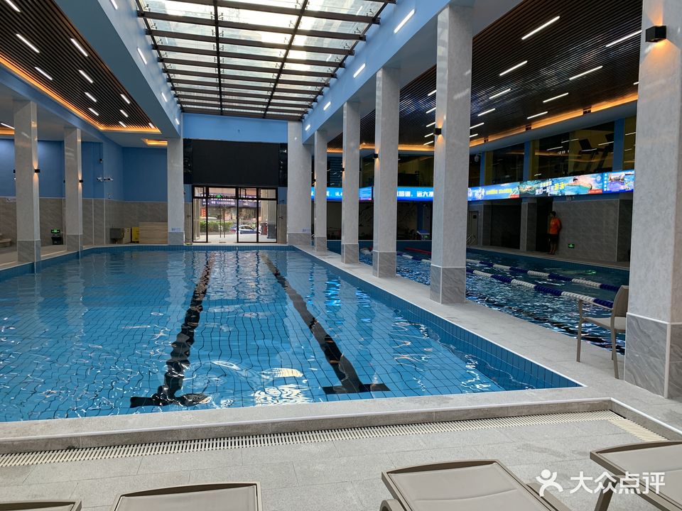 德润花园恒温游泳馆