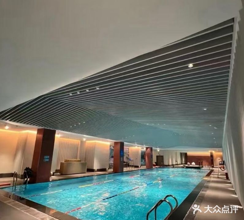 四海游泳健身(中铁和著连城店)