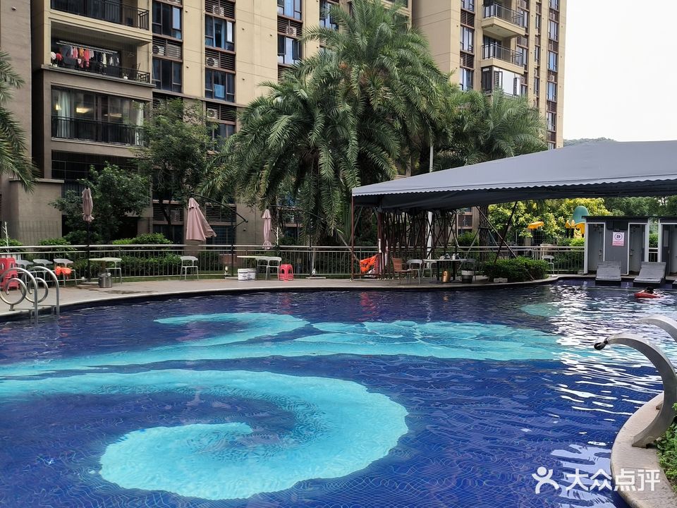 碧桂园玻璃水度假泳池(沙溪碧桂园店)