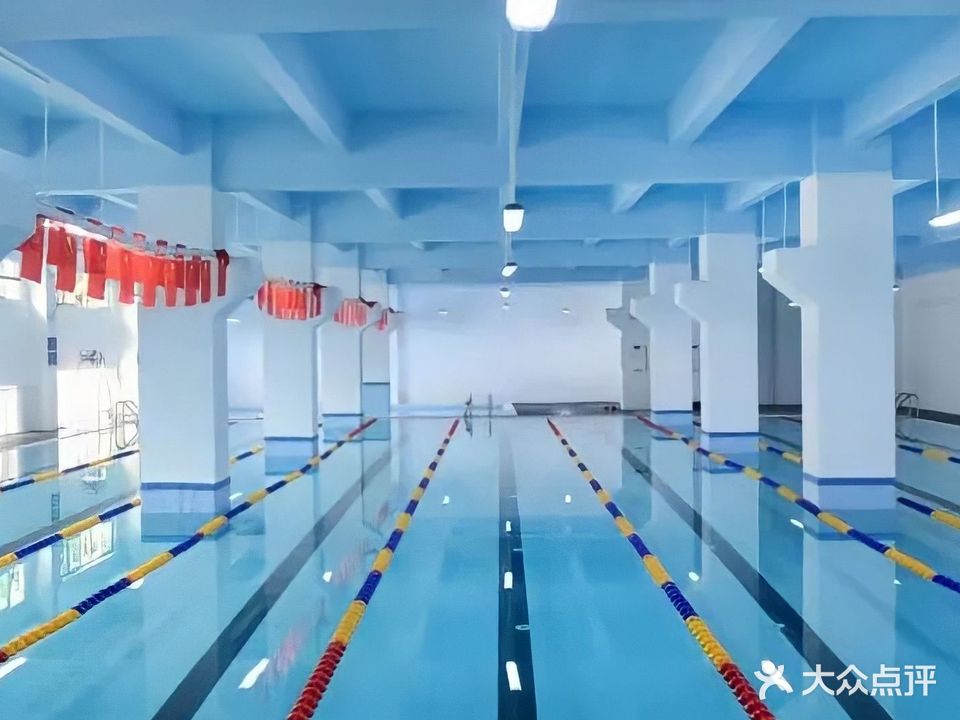 莲塘恒温游泳馆