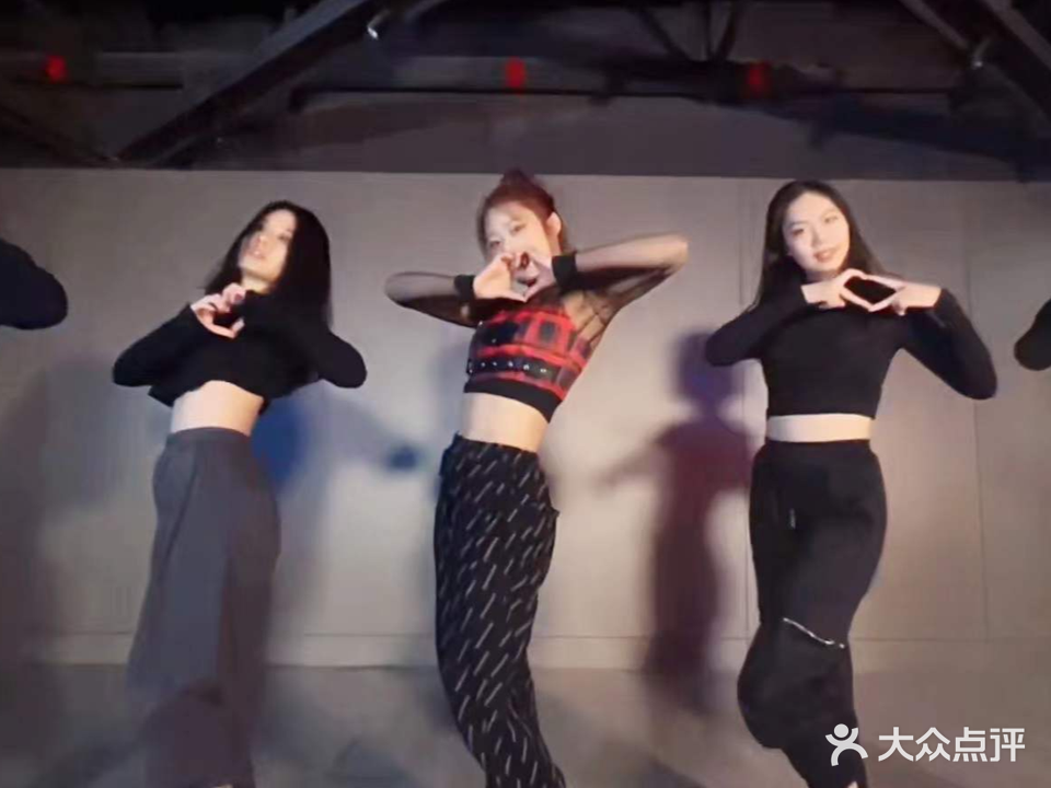 齐舞空间艺能教育(同安店)