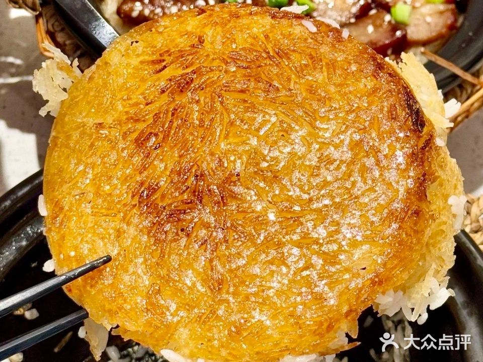 添町食堂煲仔饭·陈村粉·奶茶(保利中悦店)