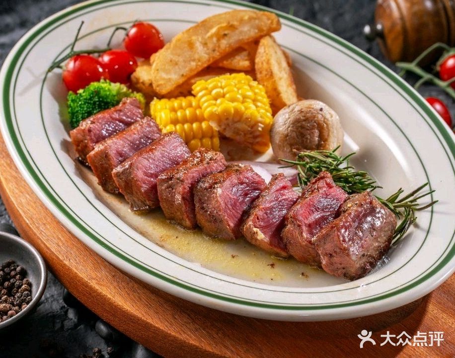 三只熊的小幸福牛排披萨(希望城时代广场店)